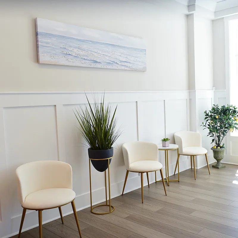 The comfortable and welcoming lobby of Turnwell Mental Health of Charleston.
